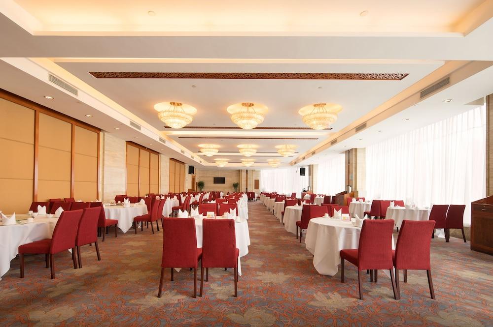 Ramada By Wyndham Pearl Guangzhou-Canton Fair Free Shuttle Bus Экстерьер фото