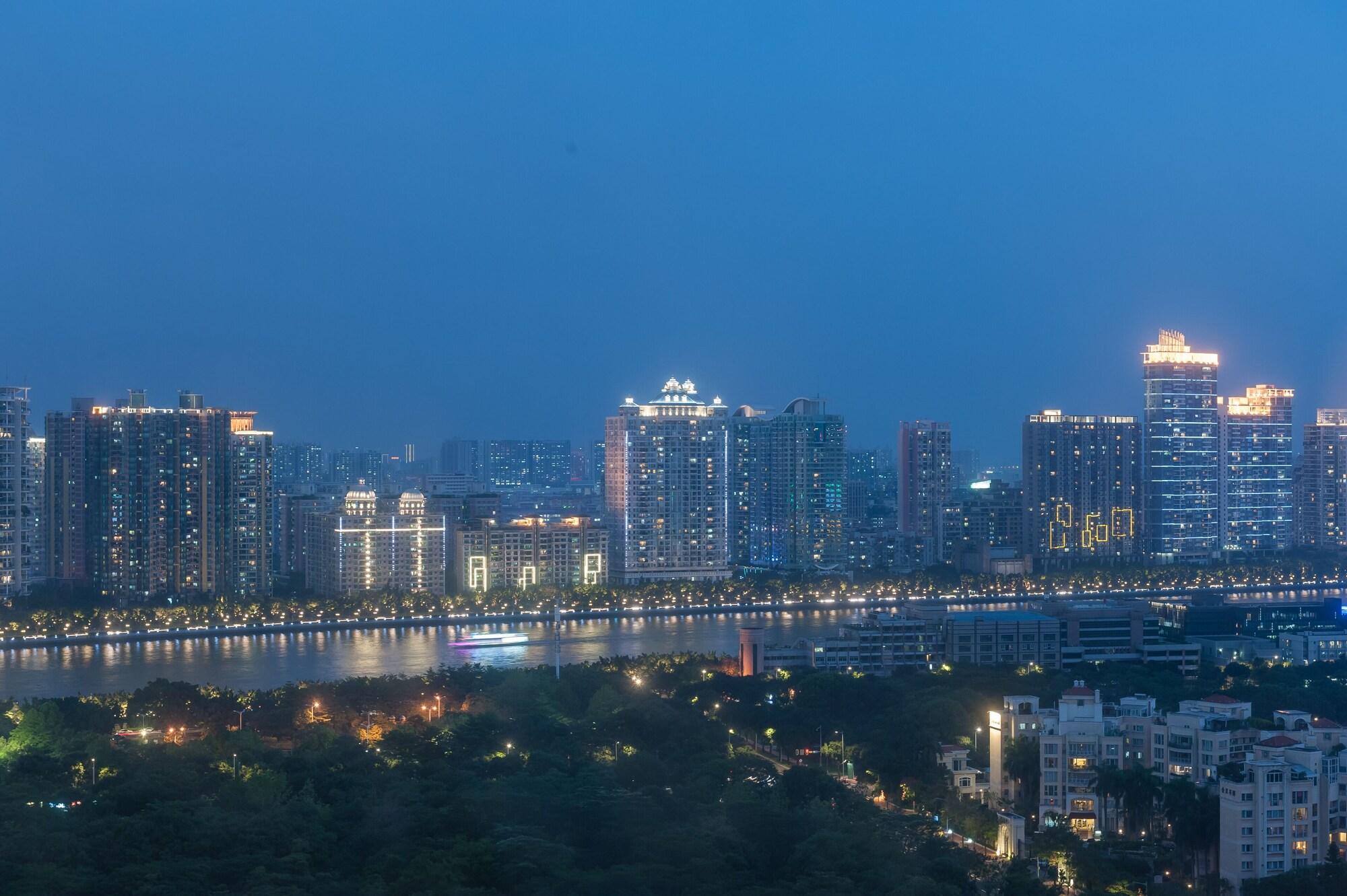Ramada By Wyndham Pearl Guangzhou-Canton Fair Free Shuttle Bus Экстерьер фото